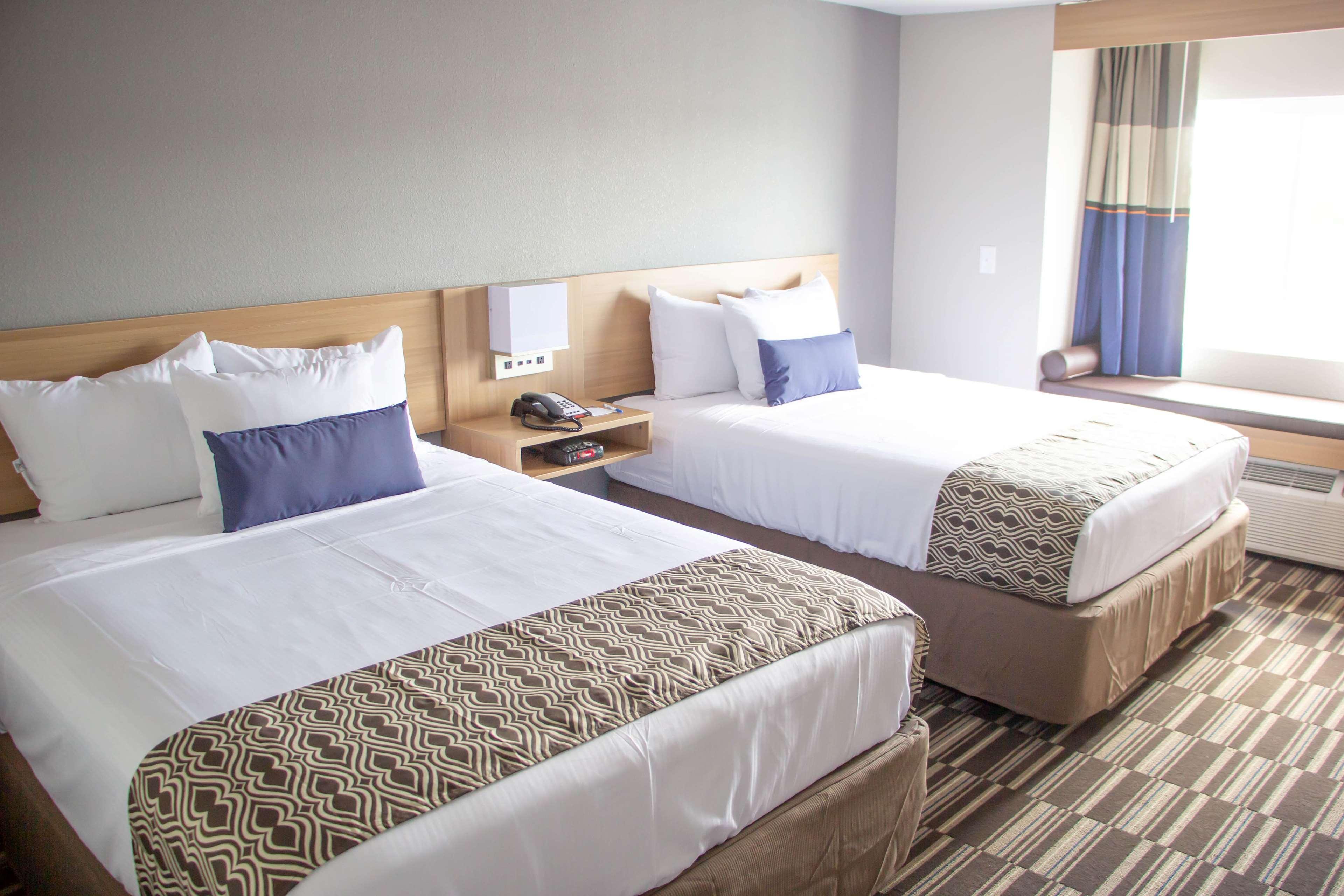 Microtel Inn & Suites By Wyndham Camp Lejeune/Джексонвилл Экстерьер фото
