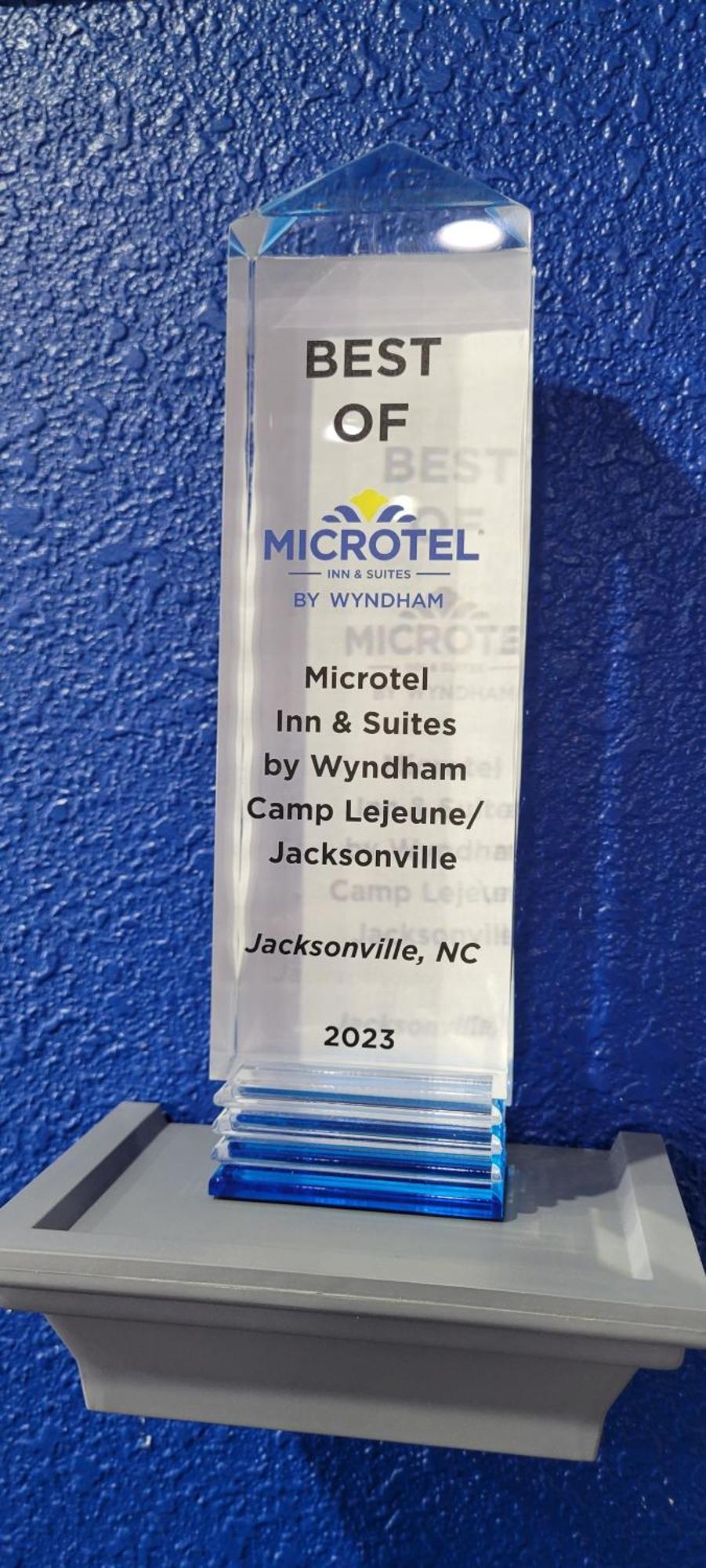 Microtel Inn & Suites By Wyndham Camp Lejeune/Джексонвилл Экстерьер фото
